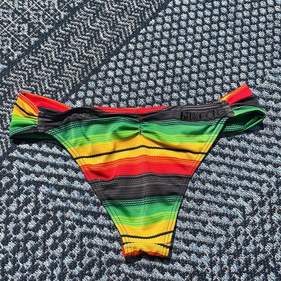 Billabong, bikini bottom. - Picture 2 of 3